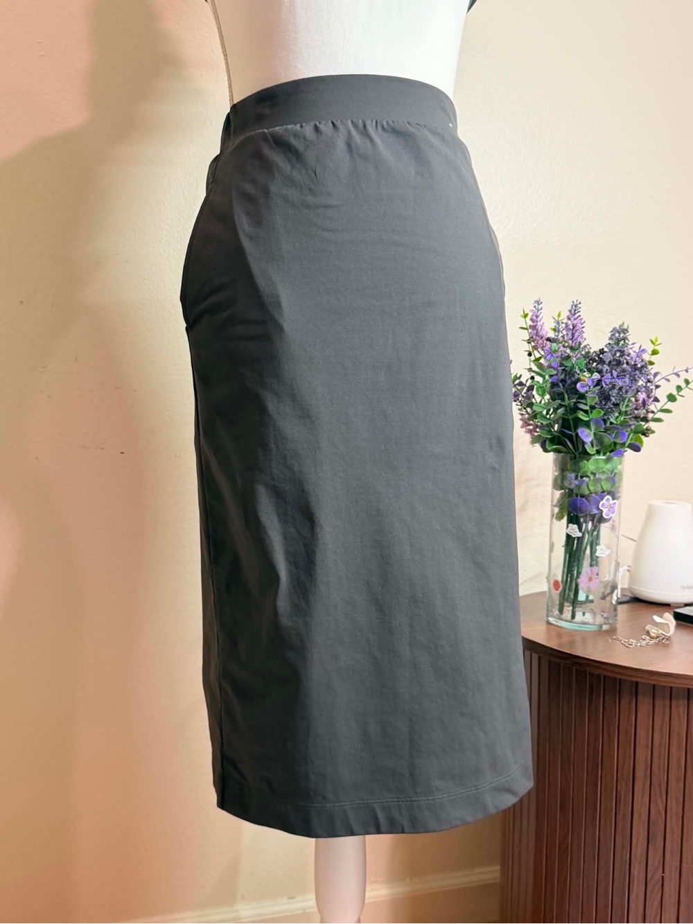 Uniqlo Charcoal Midi Pencil Skirt